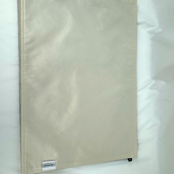 Waterford Jonet Placemats, Set of 6 in like new condition. - Picture 3 of 6